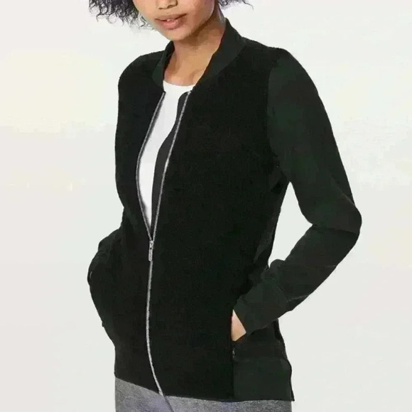 Lululemon  Stand Out Sherpa Jacket
Black - Picture 1 of 7